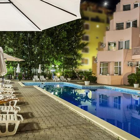Vanilla Garden Apartments Pantai Sunny Bagian luar foto