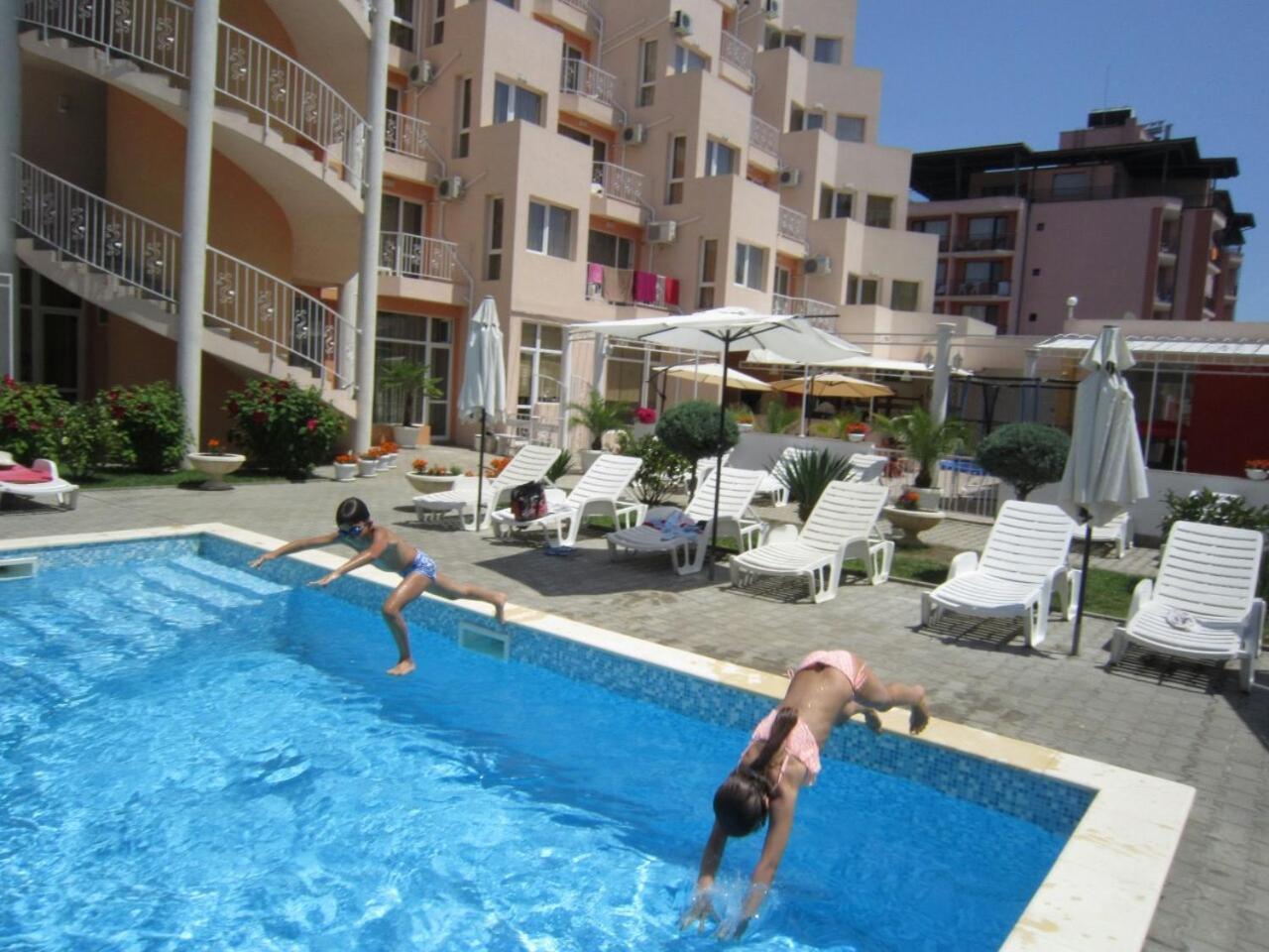 Vanilla Garden Apartments Pantai Sunny Bagian luar foto