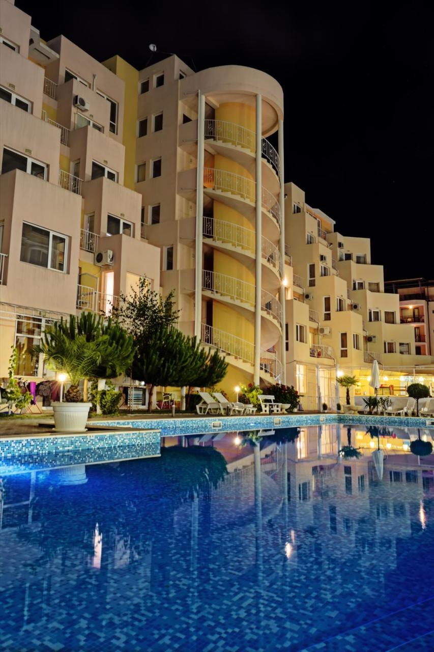 Vanilla Garden Apartments Pantai Sunny Bagian luar foto