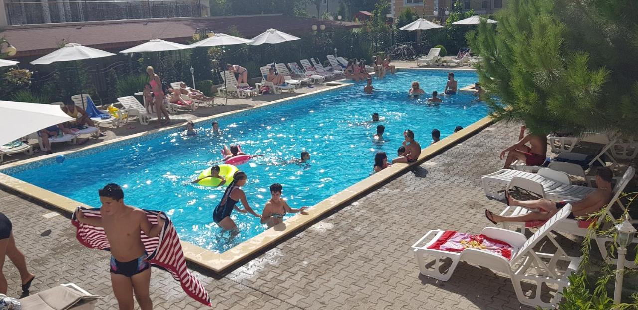 Vanilla Garden Apartments Pantai Sunny Bagian luar foto