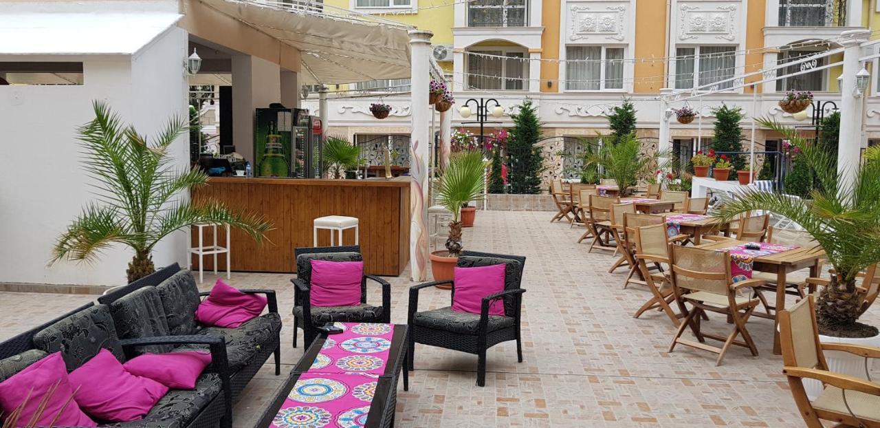 Vanilla Garden Apartments Pantai Sunny Bagian luar foto
