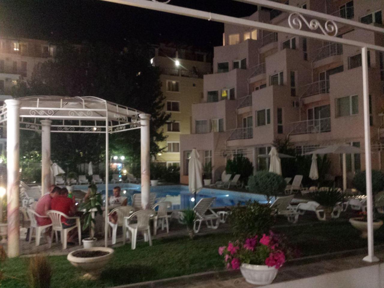 Vanilla Garden Apartments Pantai Sunny Bagian luar foto