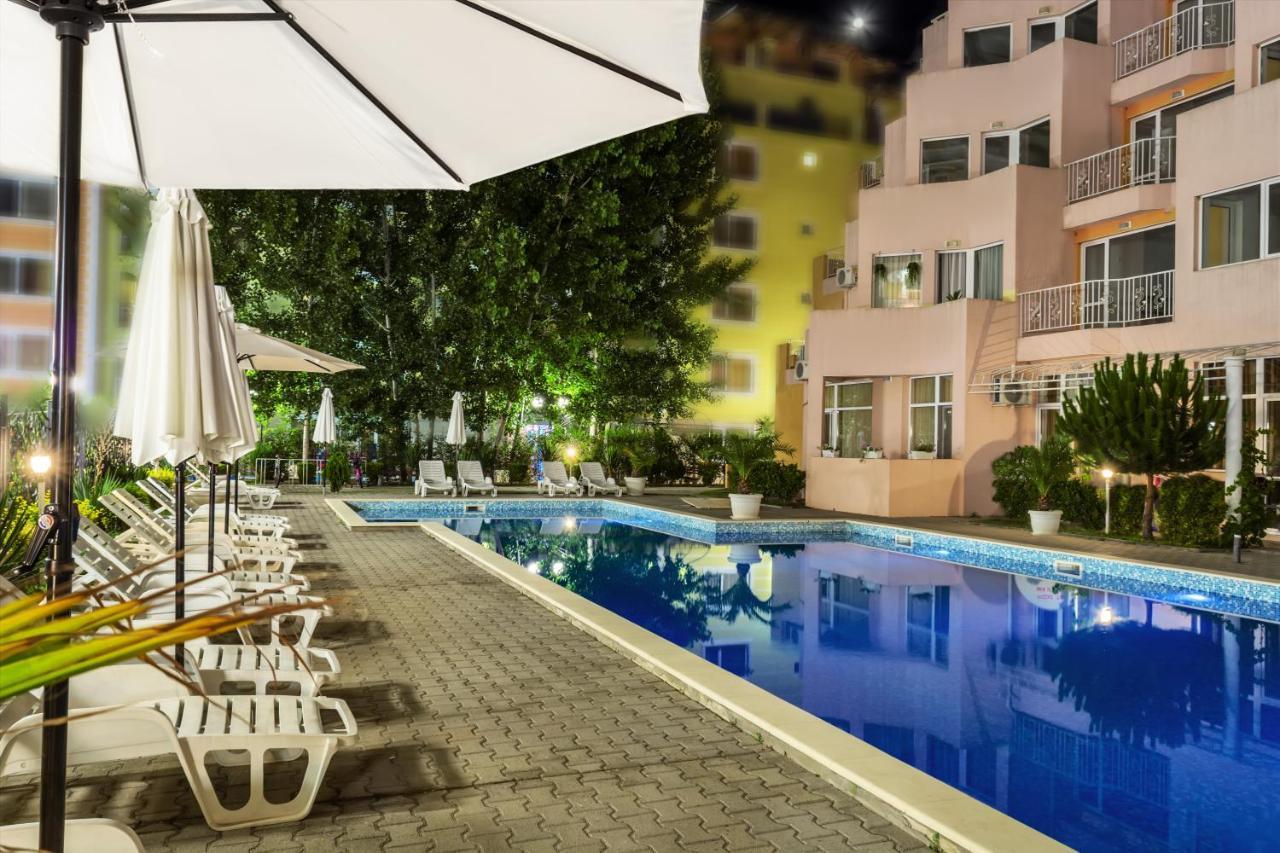 Vanilla Garden Apartments Pantai Sunny Bagian luar foto