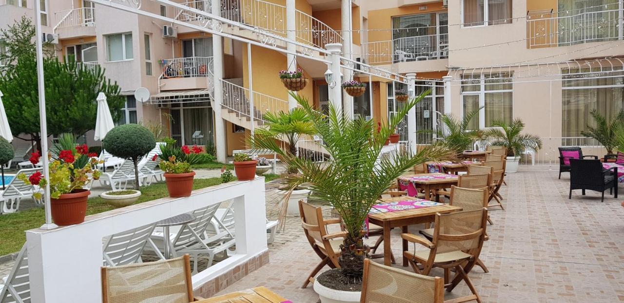Vanilla Garden Apartments Pantai Sunny Bagian luar foto