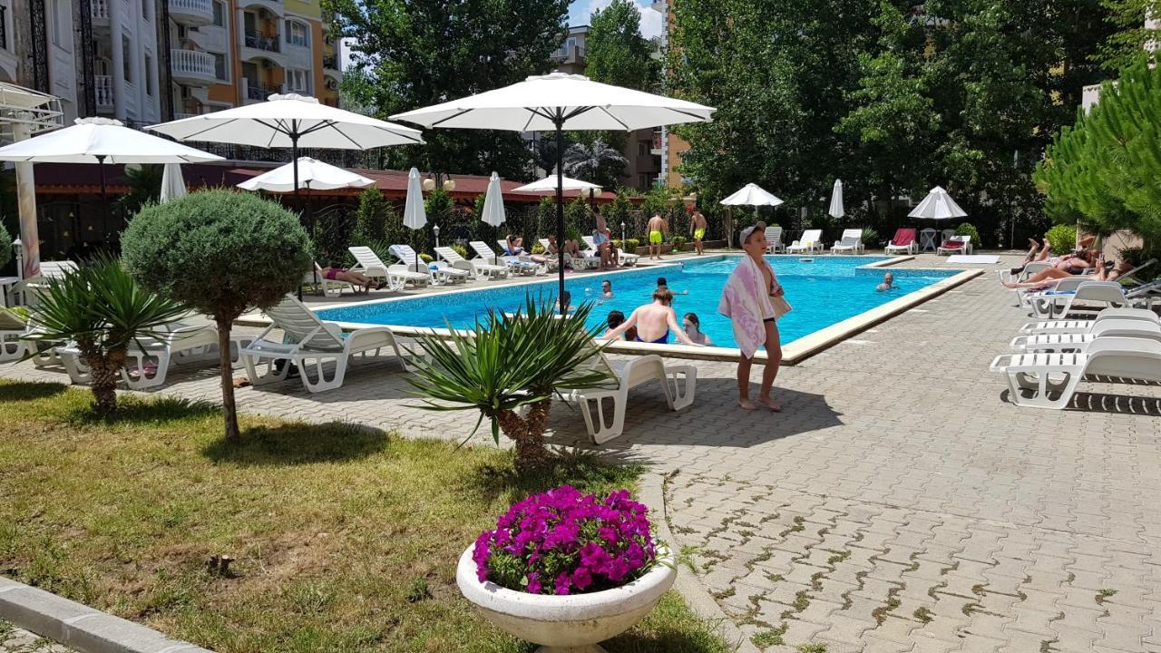 Vanilla Garden Apartments Pantai Sunny Bagian luar foto